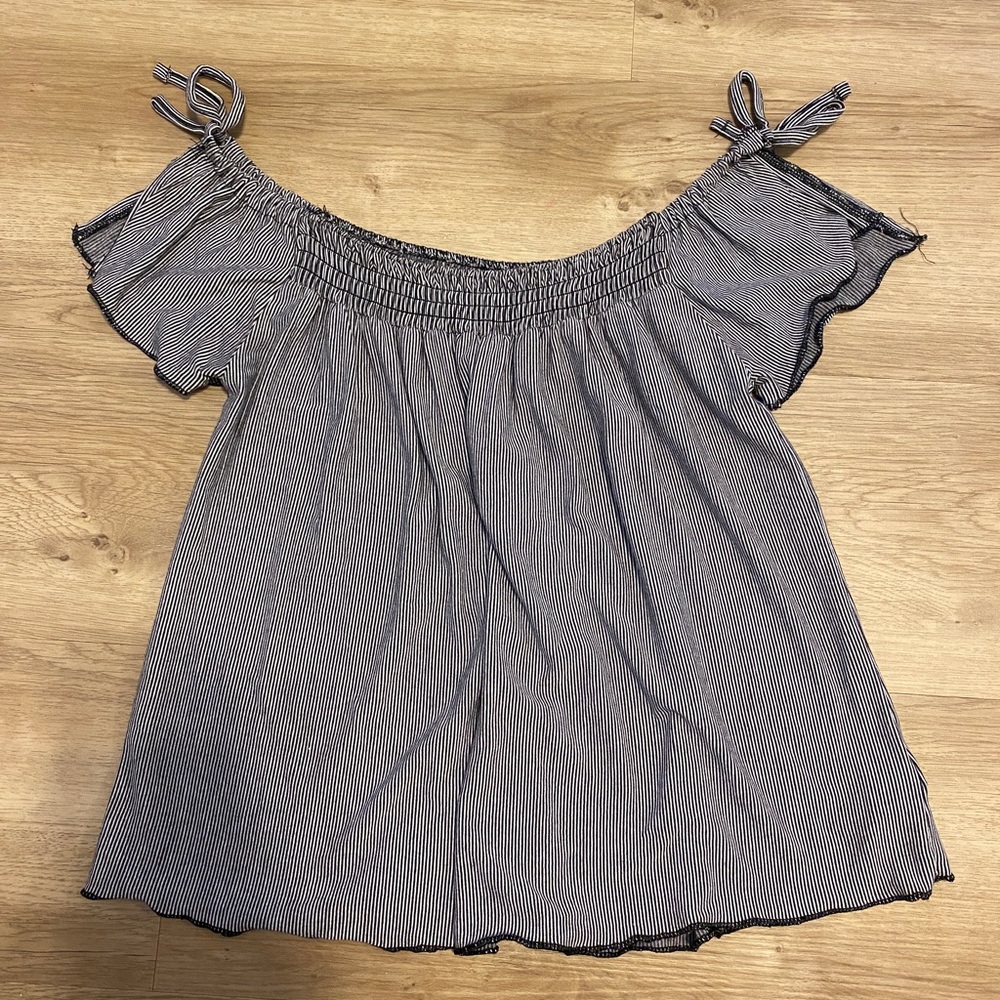 Black & white off the shoulder top size S